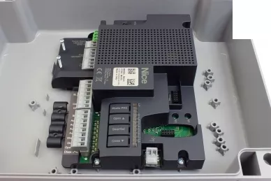 Unité de contrôle Nice MC800 pour actionneurs 230V (remplace A60)
